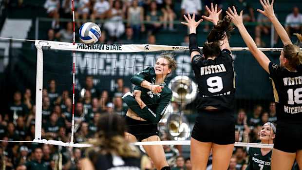 MSU Volleyball (PHOTO:  MSU SID)